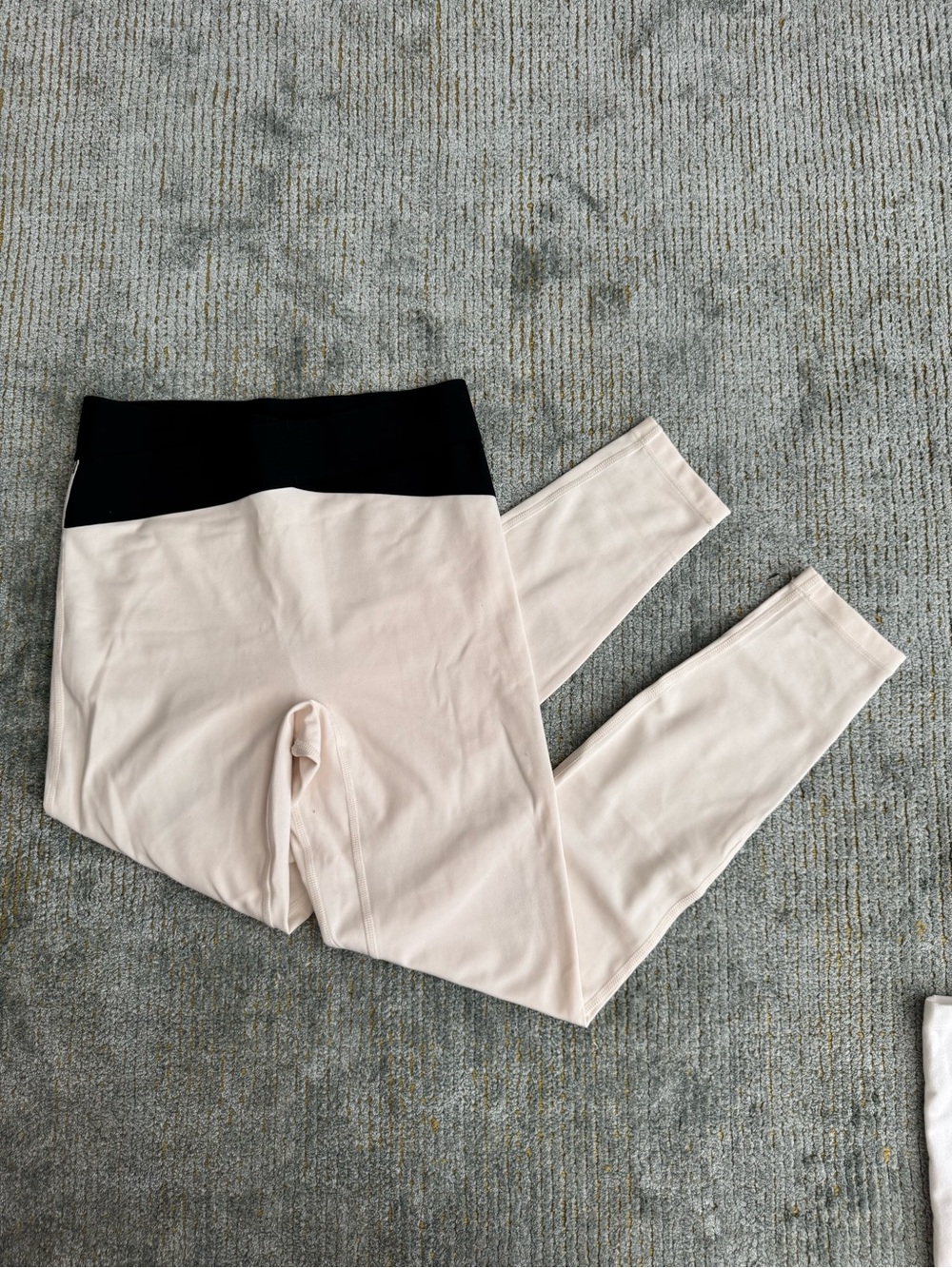 Le Ore Cream Leggings with Black Strap Waistband